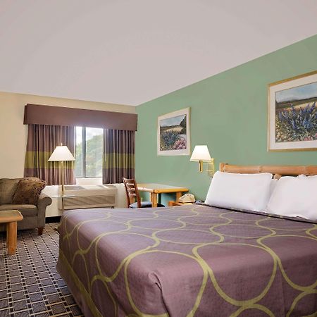 Super 8 By Wyndham Cloquet Hotel Eksteriør billede
