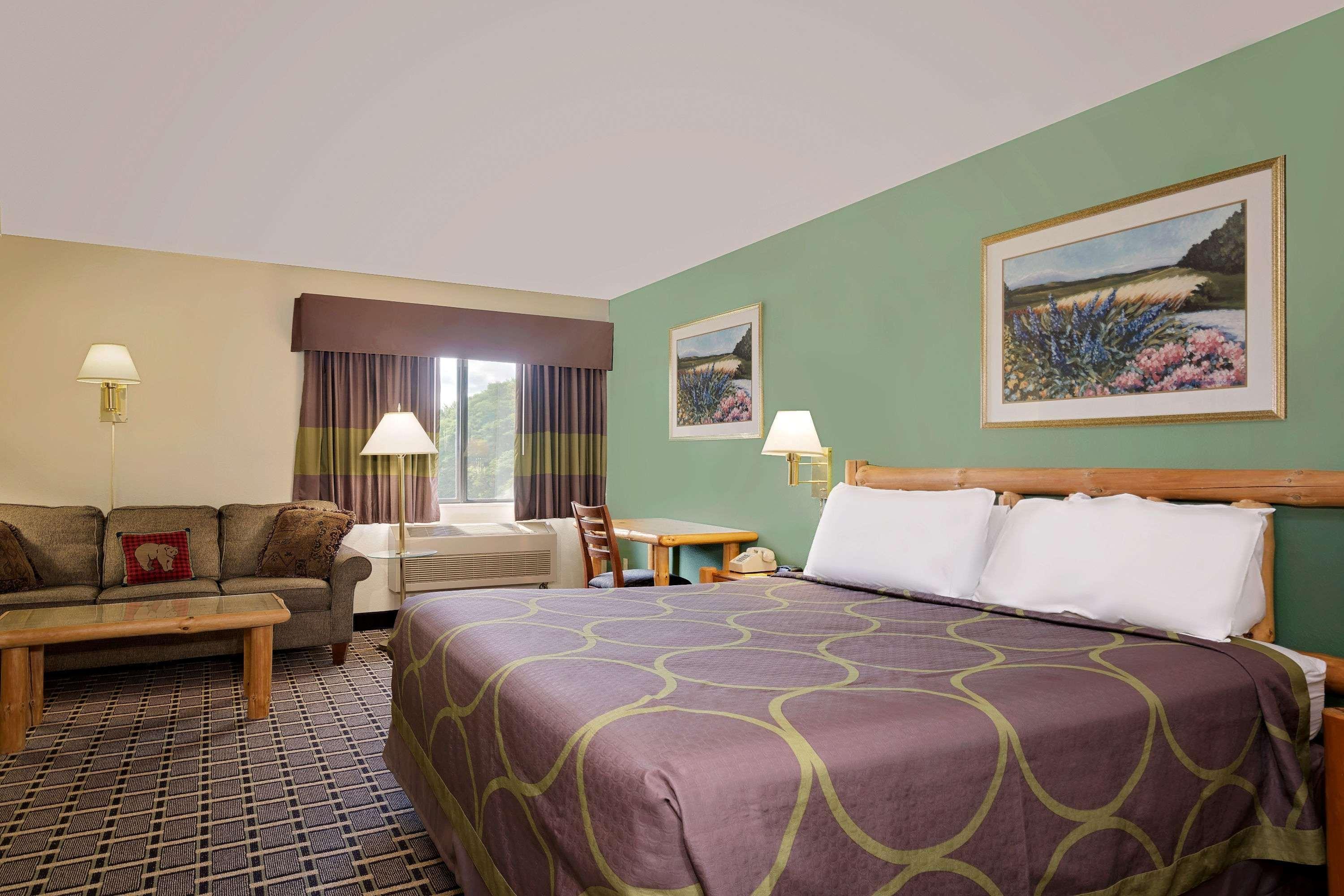 Super 8 By Wyndham Cloquet Hotel Eksteriør billede