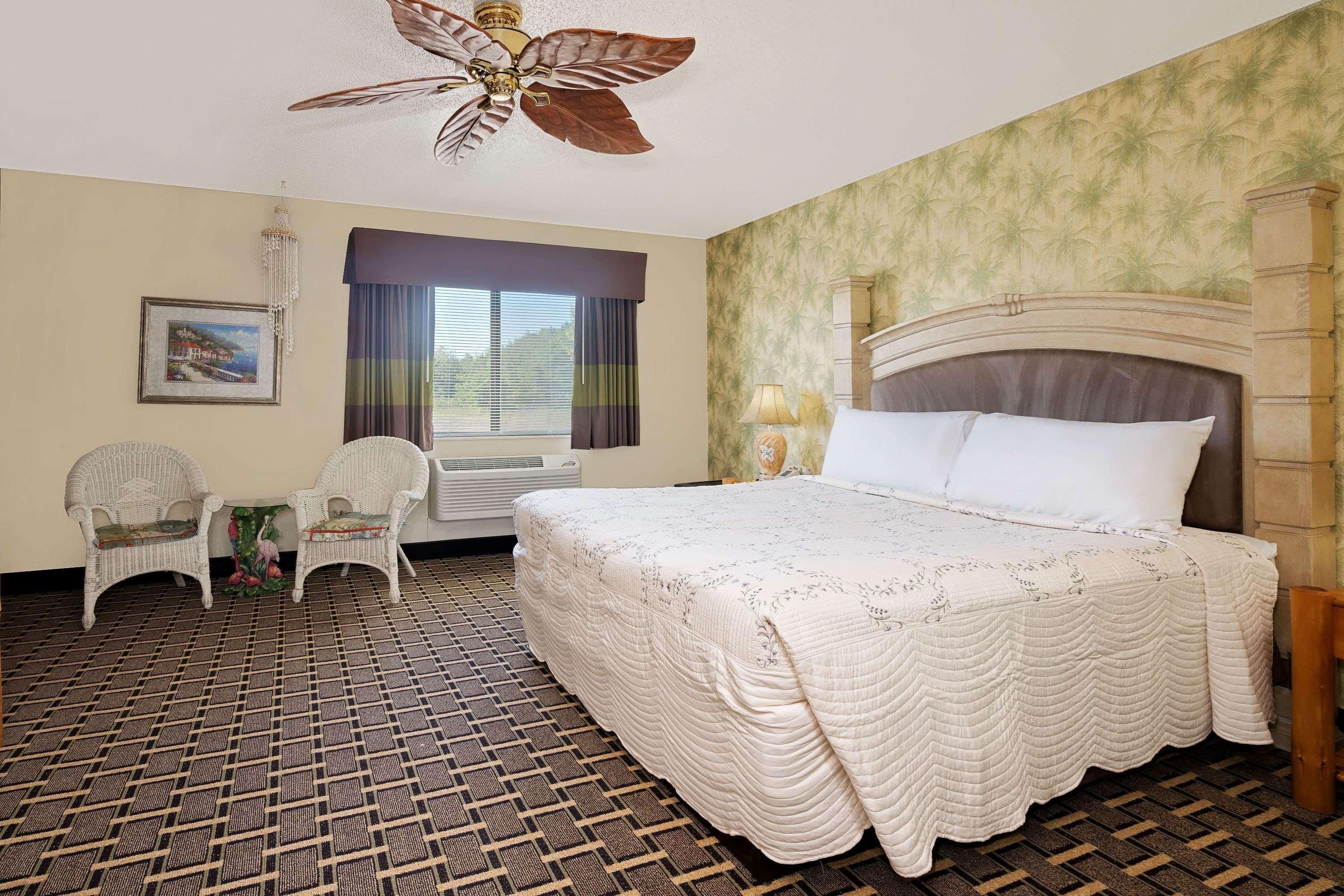 Super 8 By Wyndham Cloquet Hotel Eksteriør billede