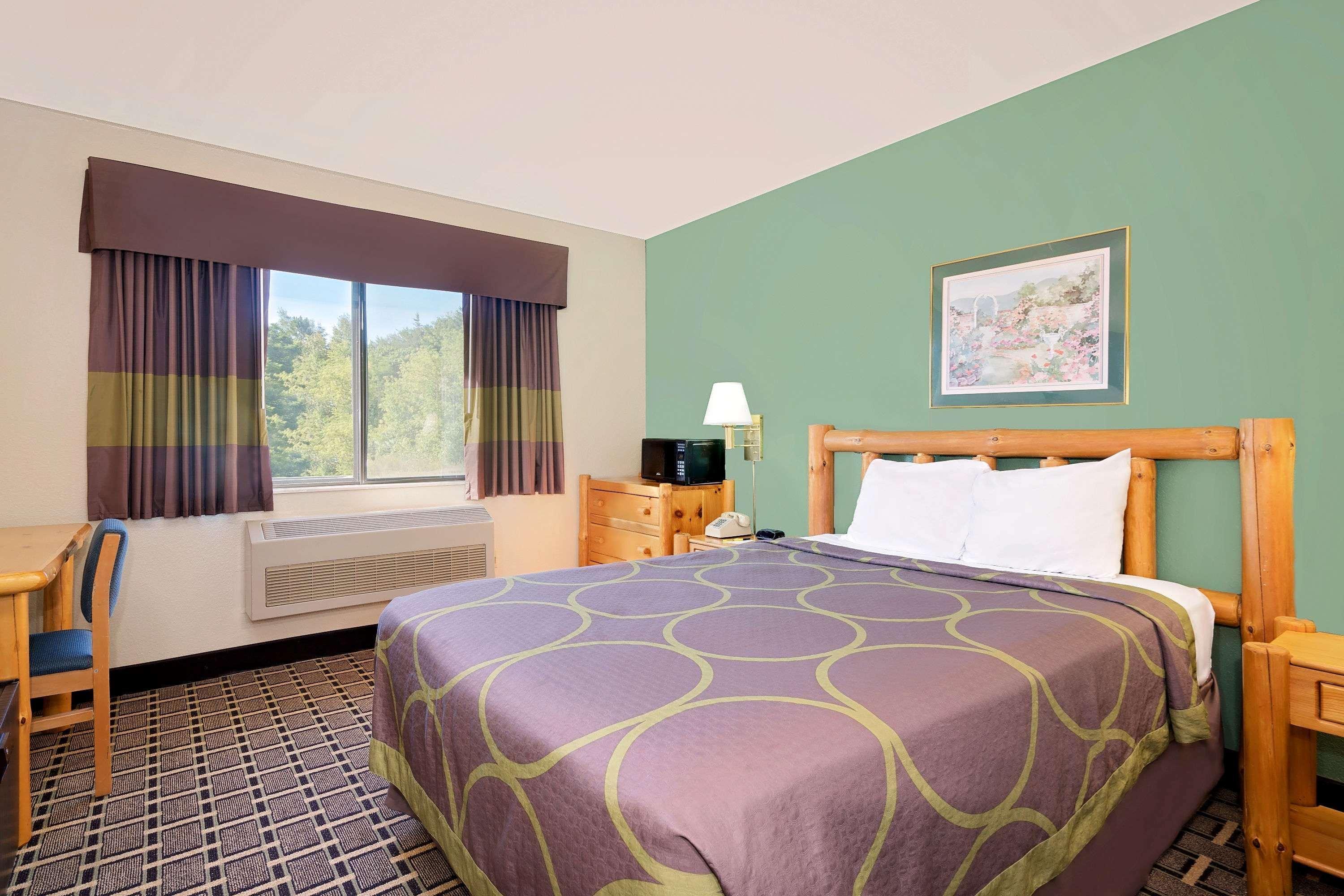 Super 8 By Wyndham Cloquet Hotel Eksteriør billede