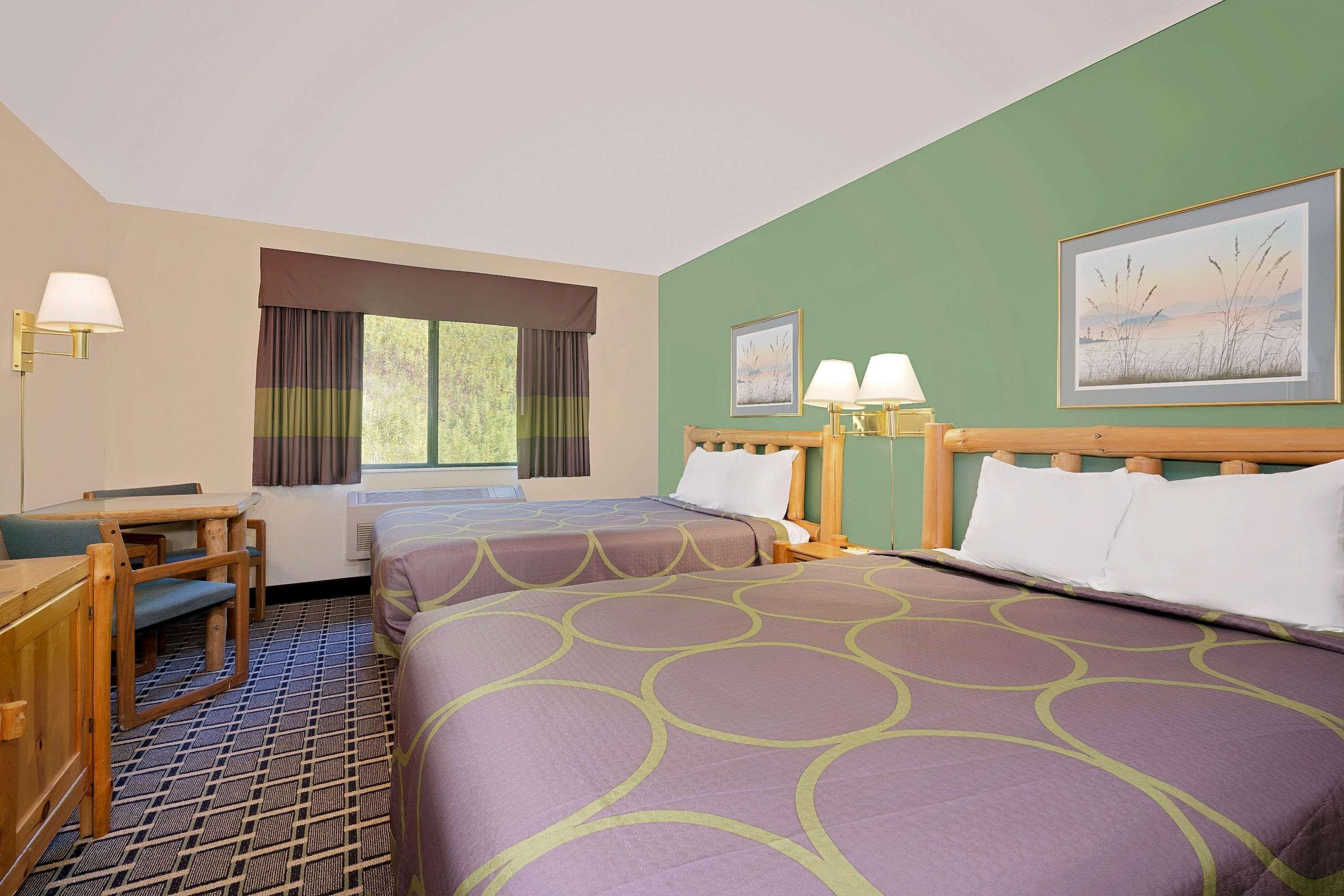 Super 8 By Wyndham Cloquet Hotel Eksteriør billede