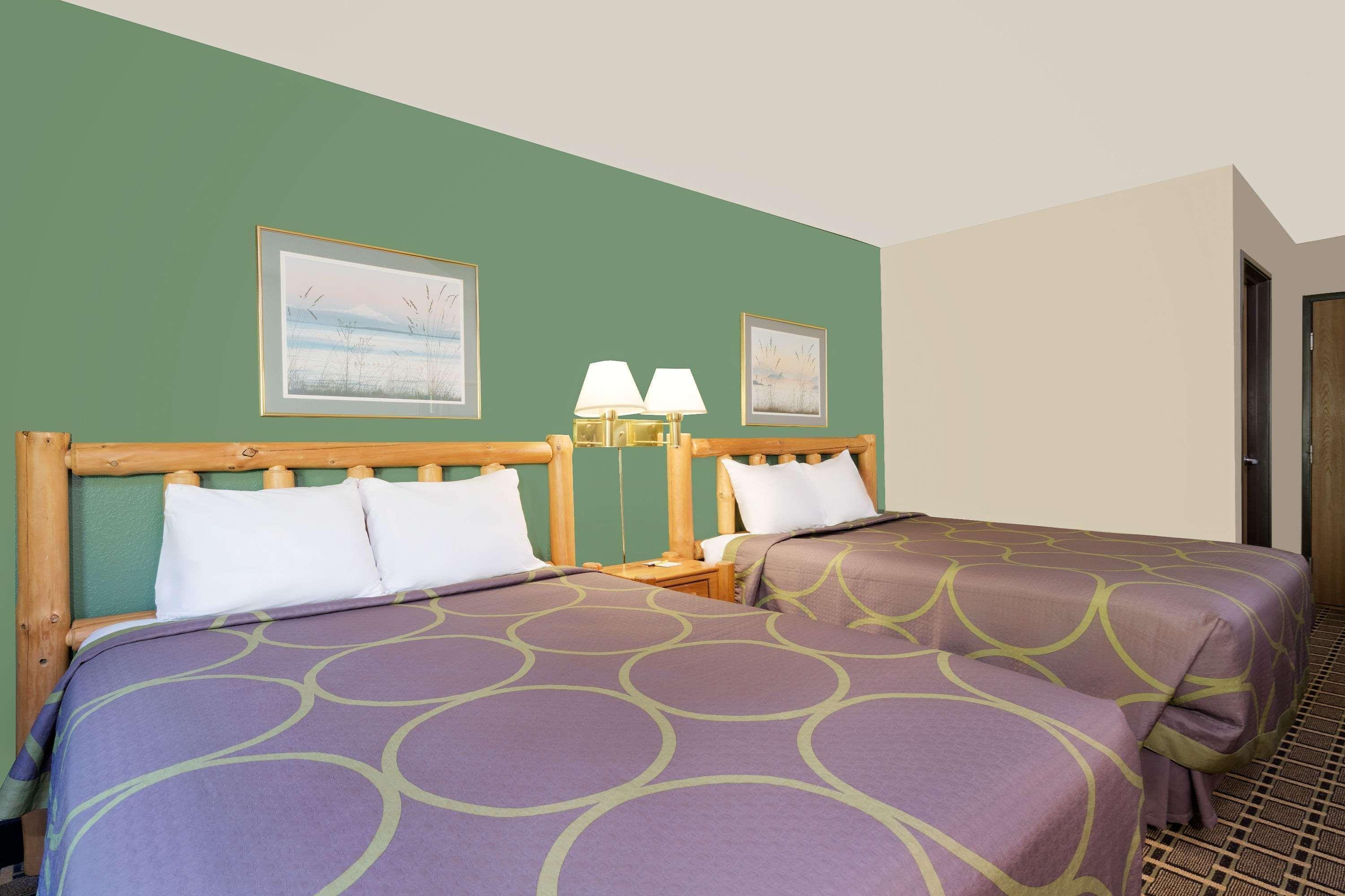 Super 8 By Wyndham Cloquet Hotel Eksteriør billede